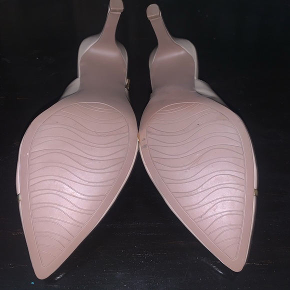 IMPO Women’s size 10M Closed Toe Heels. NWOT! Cream color & Gold accents. - Picture 6 of 8